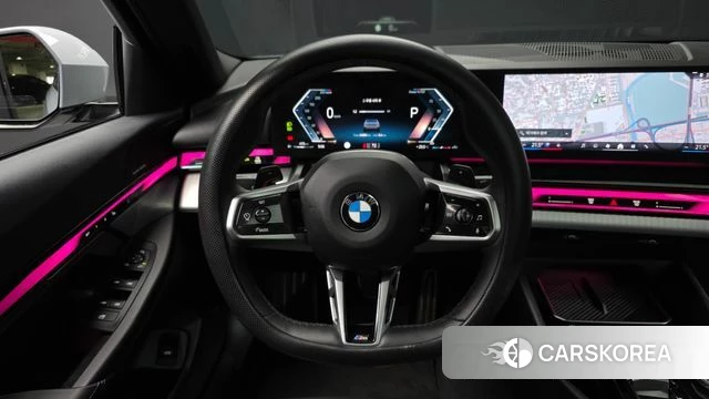 BMW 5 Series (G60) 2025 Светло-серебряный цвет из Кореи, фото 4