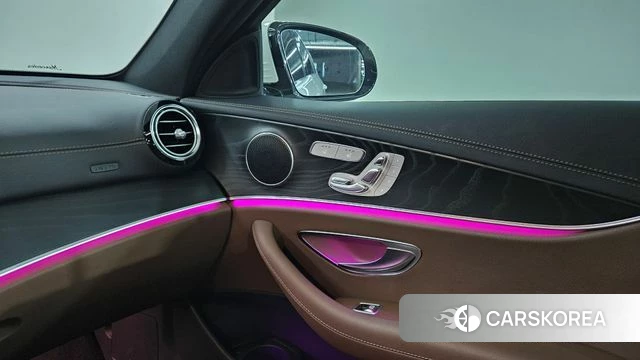 Mercedes-Benz E-Class W213 2023 Белый из Кореи, фото 4