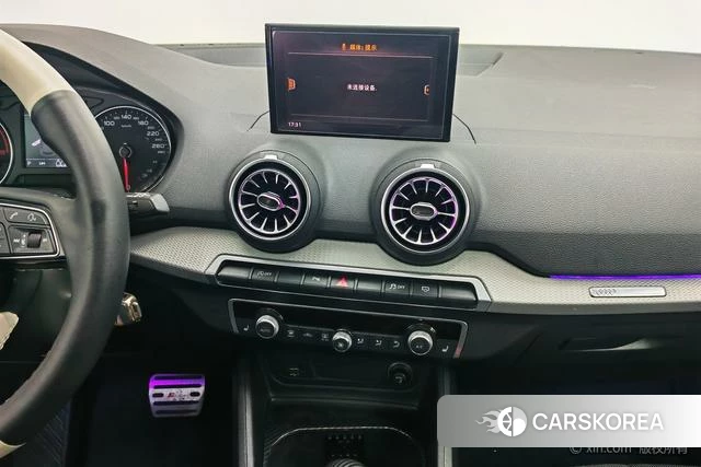 Audi Q2L 2021 Темно-серый из Китая, фото 4