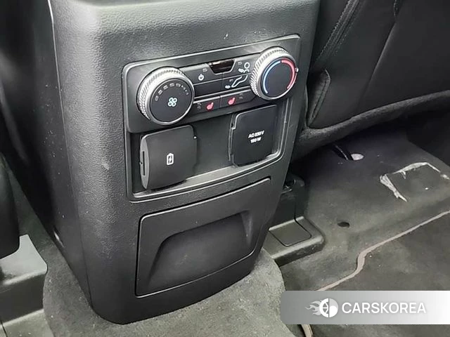 Ford Explorer 6th Generation 2022 Белый из Кореи, фото 4