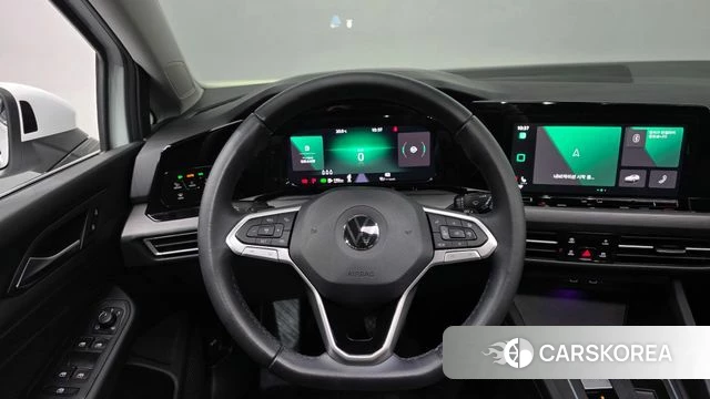 Volkswagen Golf 8th Generation 2022 Белый из Кореи, фото 4