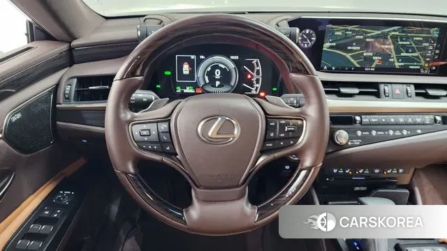 Lexus ES300h 7th generation 2021 Серебряный из Кореи, фото 4