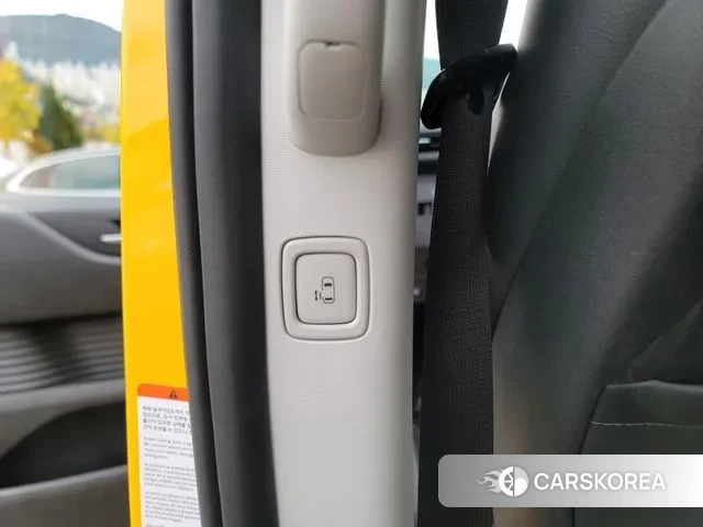 Hyundai Staria 2025 Желтый из Кореи, фото 4