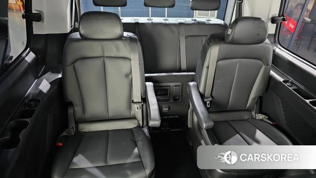 Hyundai Staria 2021 Серебристо-серый из Кореи, фото 4