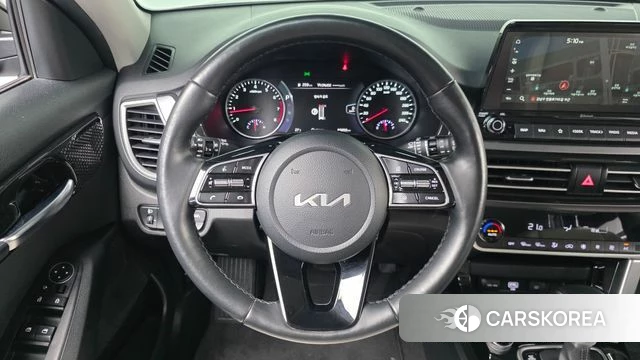 Kia Seltos 2022 Черный из Кореи, фото 4
