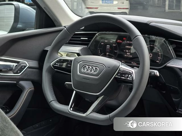 Audi e-tron 2026 Синий из Китая, фото 4