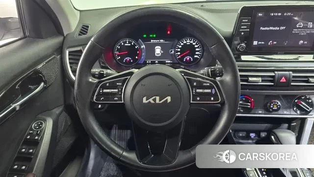 Kia Seltos 2022 Белый из Кореи, фото 4