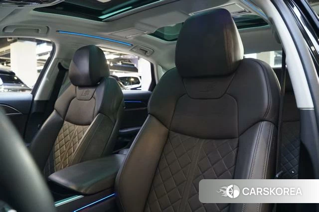 Audi A8 2022 Черный из Китая, фото 4