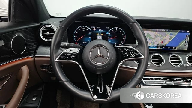 Mercedes-Benz E-Class W213 2022 Белый из Кореи, фото 4