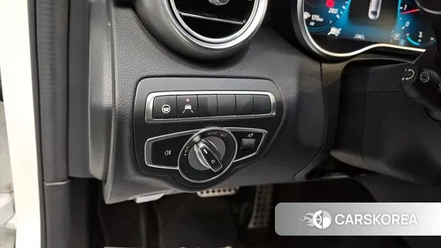 Mercedes-Benz C-Class W205 2021 Белый из Кореи, фото 4