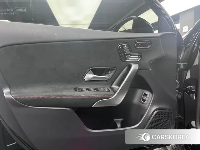 Mercedes-Benz A-Class W177 2024 Черный из Кореи, фото 4