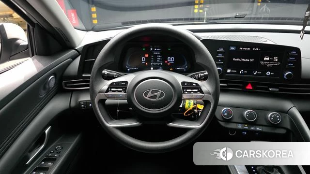 Hyundai The New Avante (CN7) 2023 Серебристо-серый из Кореи, фото 4