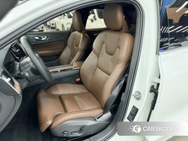 Volvo S60 2023 Белый из Китая, фото 4