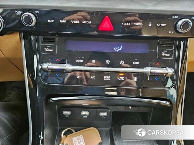 Kia Carnival 4th generation 2023 Белый из Кореи, фото 4