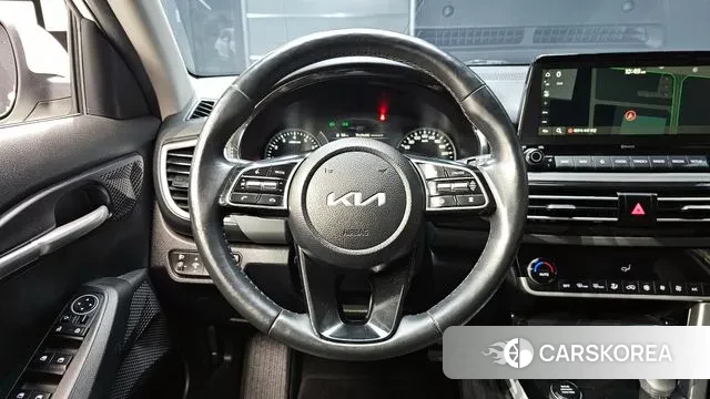 Kia Seltos 2022 Белый из Кореи, фото 4