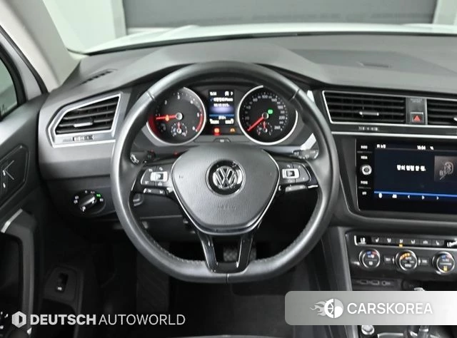 Volkswagen Tiguan second Generation 2018 Белый из Кореи, фото 4