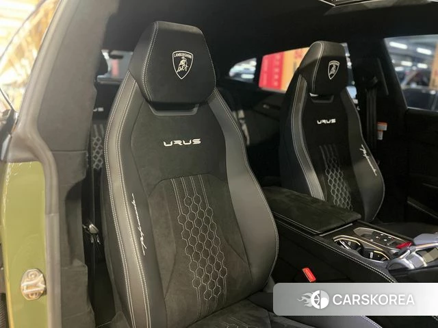 Lamborghini Urus 2023 Темно-зеленый из Кореи, фото 4