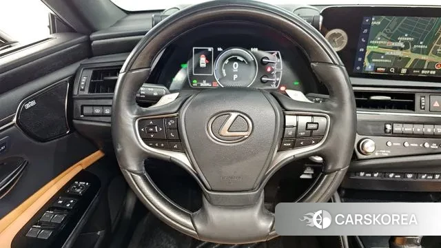 Lexus ES300h 7th generation 2023 Белый из Кореи, фото 4