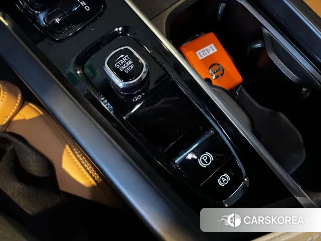 Volvo XC60 second Generation 2022 Белый из Кореи, фото 4