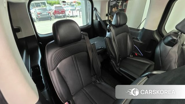 Hyundai Staria 2021 Белый из Кореи, фото 4