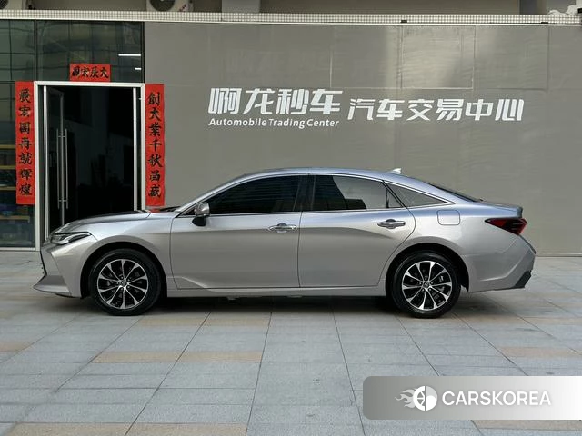 Toyota Asian dragon 2023 Серебристо-серый из Китая, фото 4