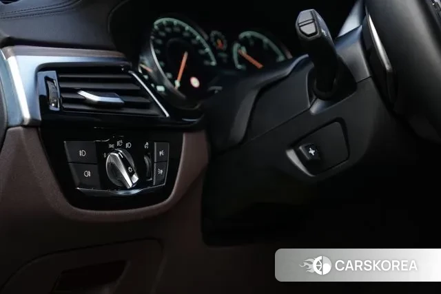 BMW 5 Series (G30) 2018 Серебряный из Кореи, фото 4