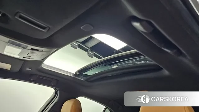 Lexus UX250h 2023 Серебряный из Кореи, фото 4