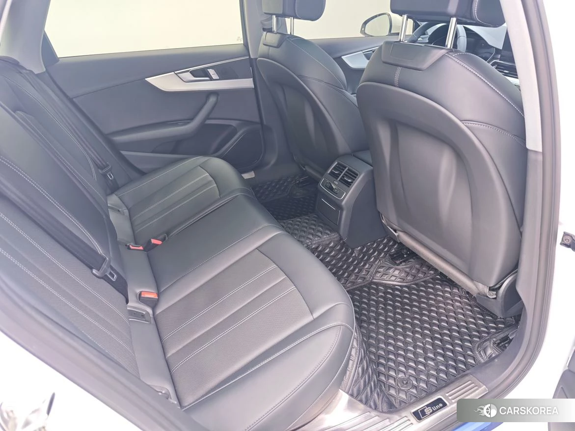 Audi A4L 2025 Белый из Китая, фото 4