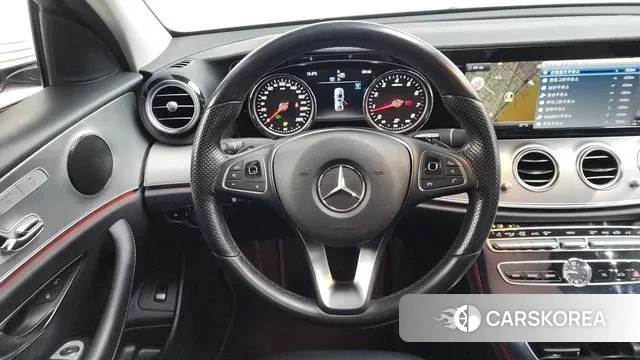 Mercedes-Benz E-Class W213 2018 Белый из Кореи, фото 4