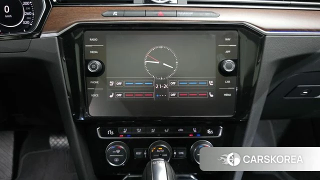 Volkswagen Passat GT (B8) 2018 Серебристо-серый из Кореи, фото 4