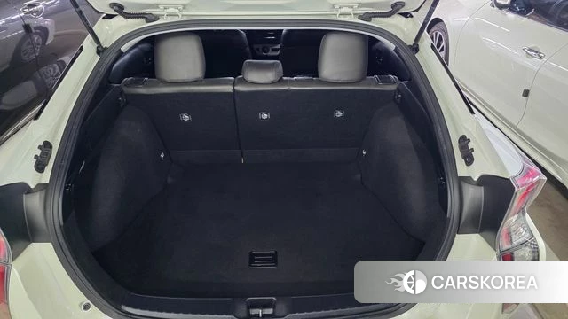 Toyota Prius 4th Generation 2018 Белый из Кореи, фото 4