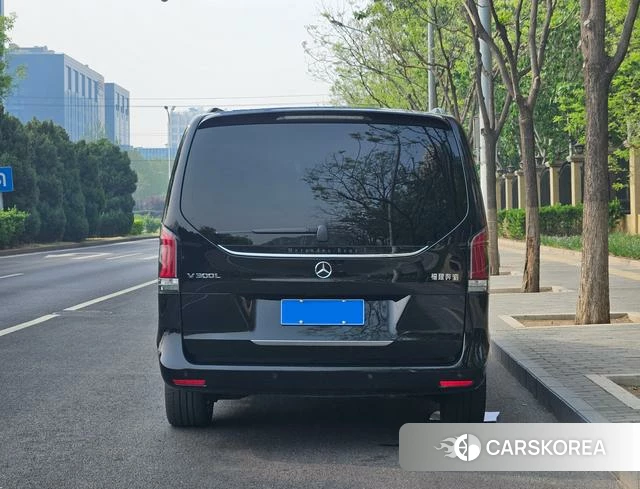 Mercedes-Benz V-class 2025 Черный из Китая, фото 4