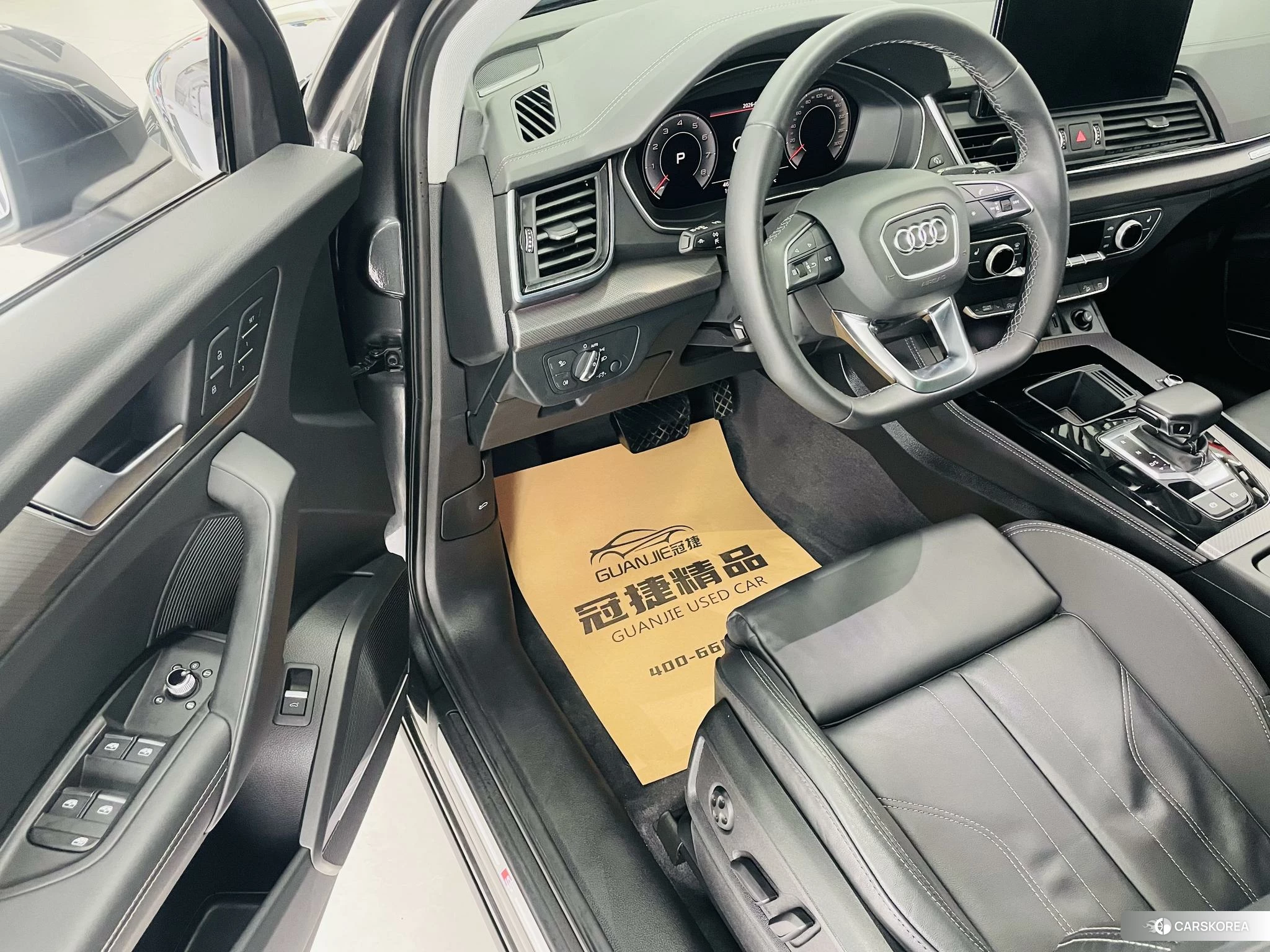 Audi Q5L 2021 Серебристо-серый из Китая, фото 4