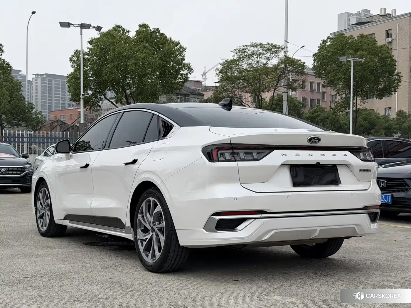 Ford Mondeo 2023 Белый из Китая, фото 4