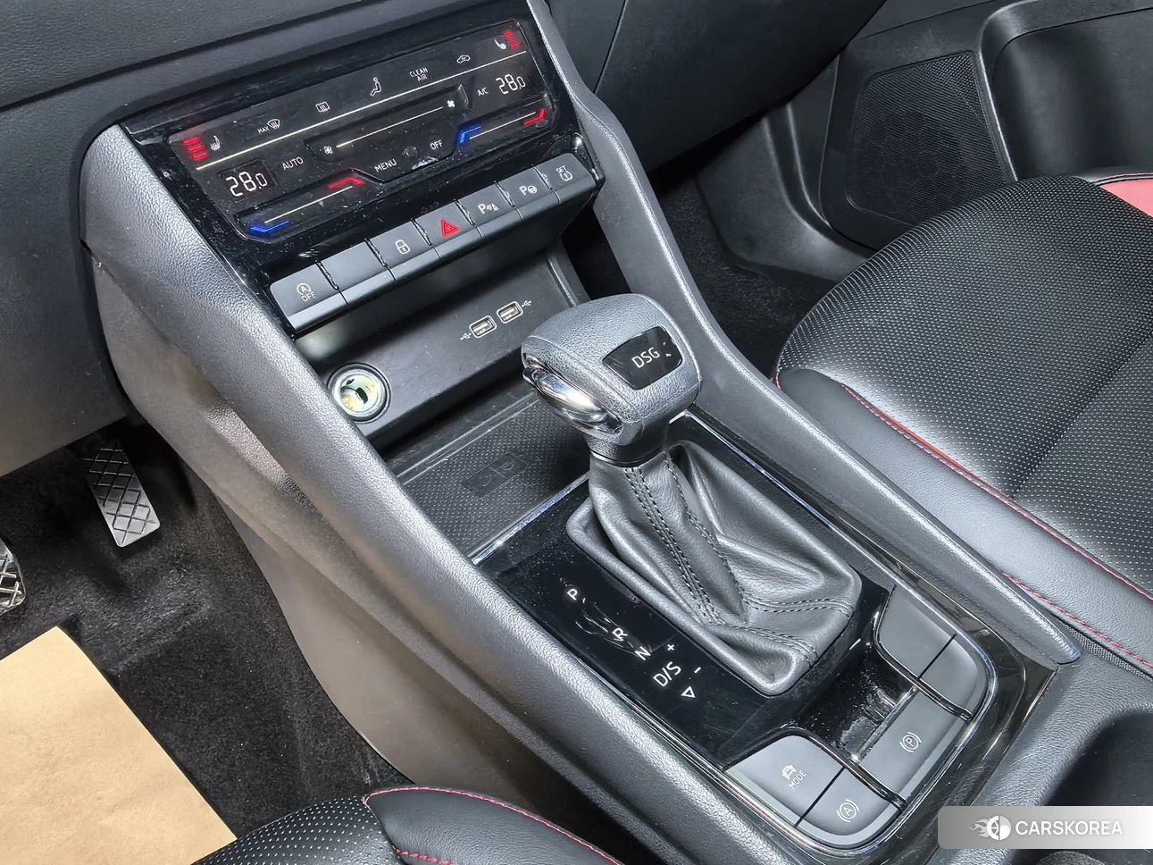 Skoda Krok 2022 Белый из Китая, фото 4
