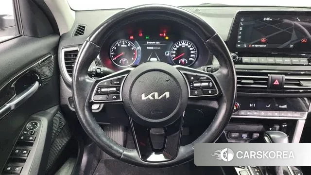 Kia Seltos 2022 Белый из Кореи, фото 4