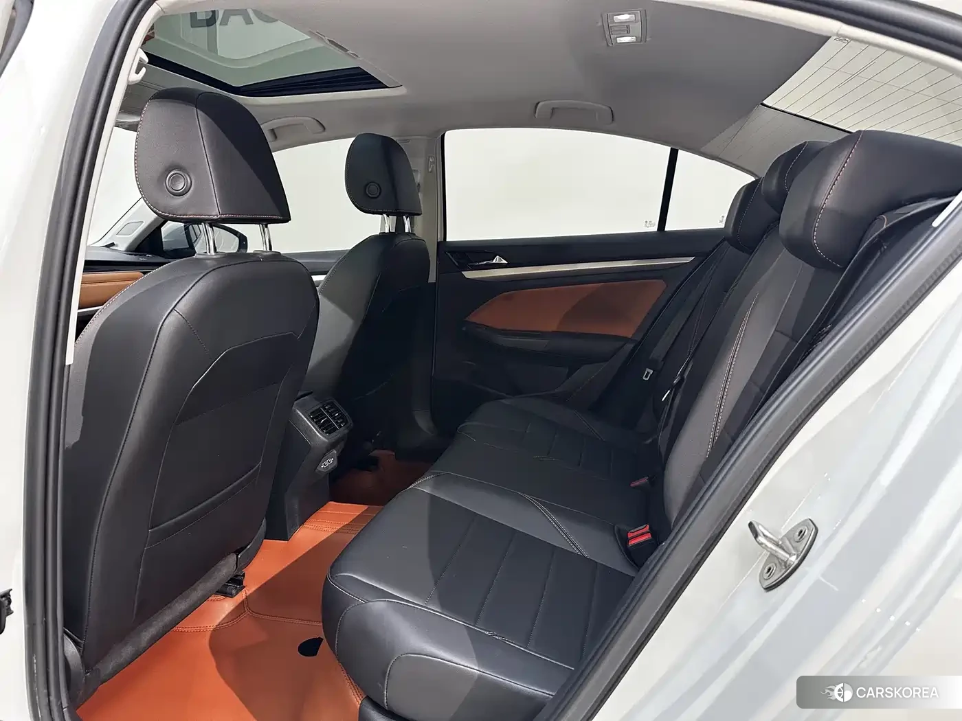Volkswagen Bora 2023 Белый из Китая, фото 4