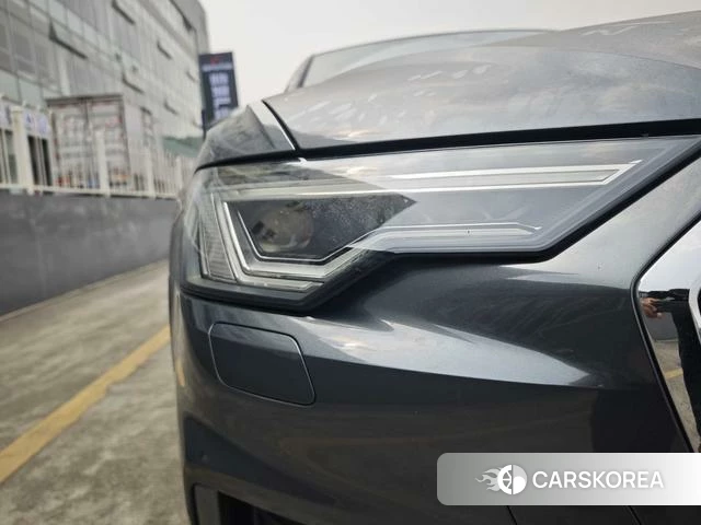Audi A6L 2021 Темно-серый из Китая, фото 4