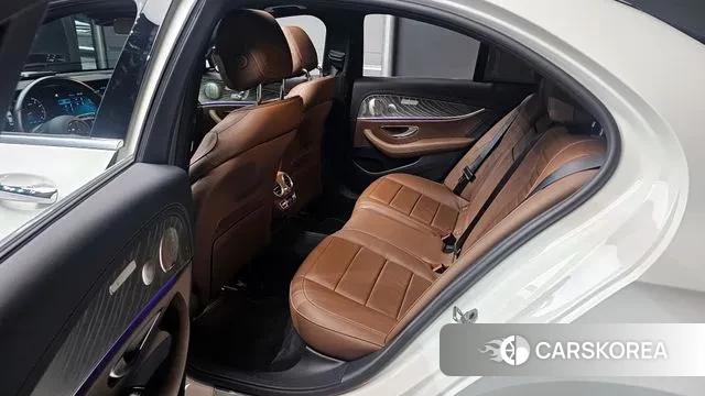Mercedes-Benz E-Class W213 2022 Белый из Кореи, фото 4