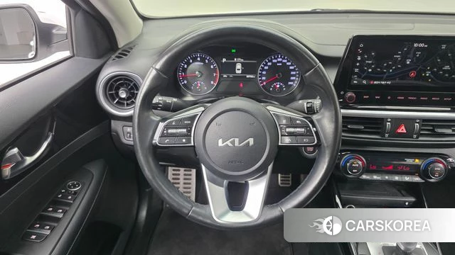 Kia The New K3 2nd generation 2023 Белый из Кореи, фото 4