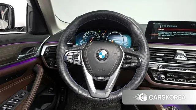 BMW 5 Series (G30) 2018 Белый из Кореи, фото 4