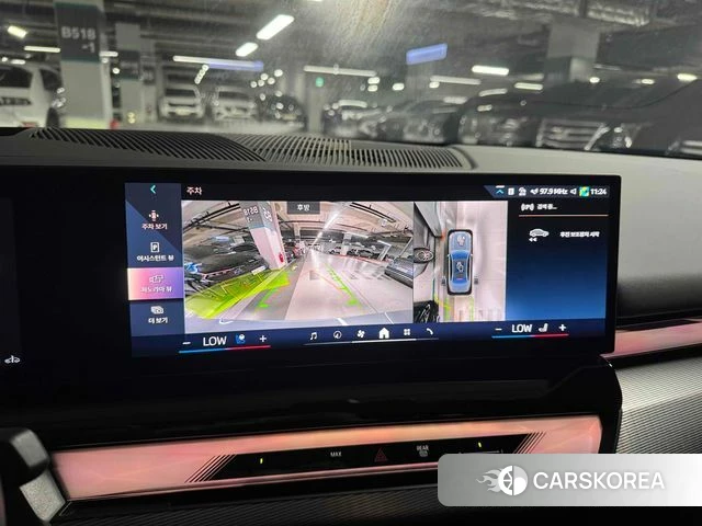 BMW 5 Series (G60) 2025 Серебристо-серый из Кореи, фото 4