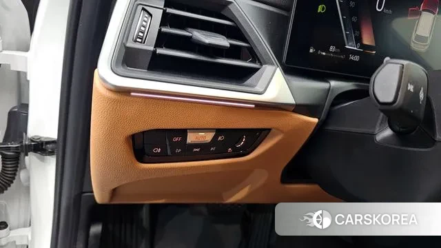 BMW 3 Series (G20) 2023 Белый из Кореи, фото 4