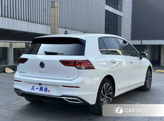 Volkswagen Golf 2022 Белый из Китая, фото 4