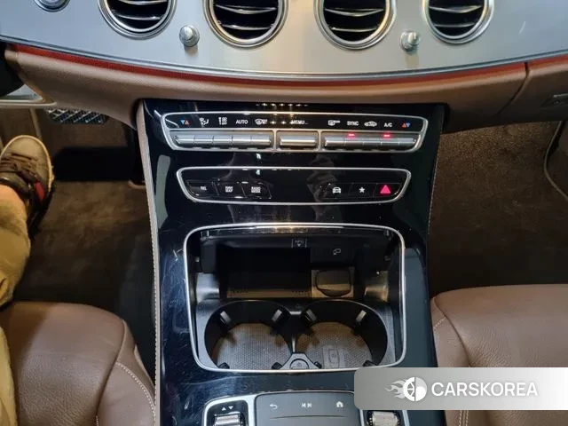 Mercedes-Benz E-Class W213 2021 Черный из Кореи, фото 4