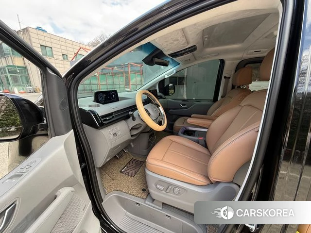 Hyundai Staria 2025 Черный из Кореи, фото 4