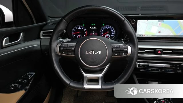 Kia K5 3rd generation 2023 Белый из Кореи, фото 4