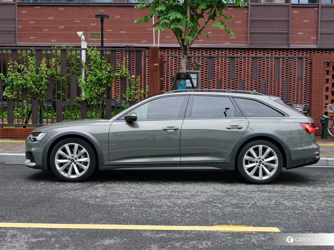 Audi A6 (import) 2020 Серебристо-серый из Китая, фото 4