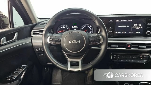 Kia K5 3rd generation 2023 Черный из Кореи, фото 4