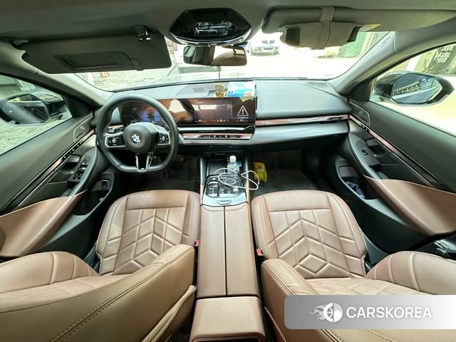 BMW 5 series 2025 Черный из Китая, фото 4